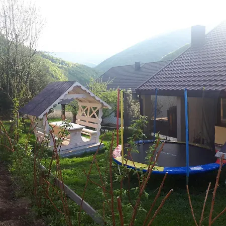 Pensión у інни Mizhhirya (Transcarpathia)